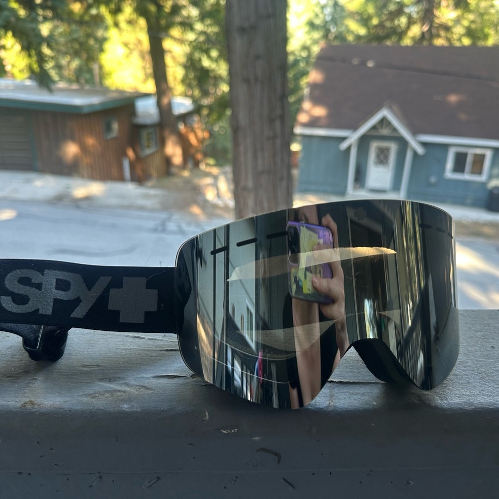 SPY Reflective snowboarding goggles